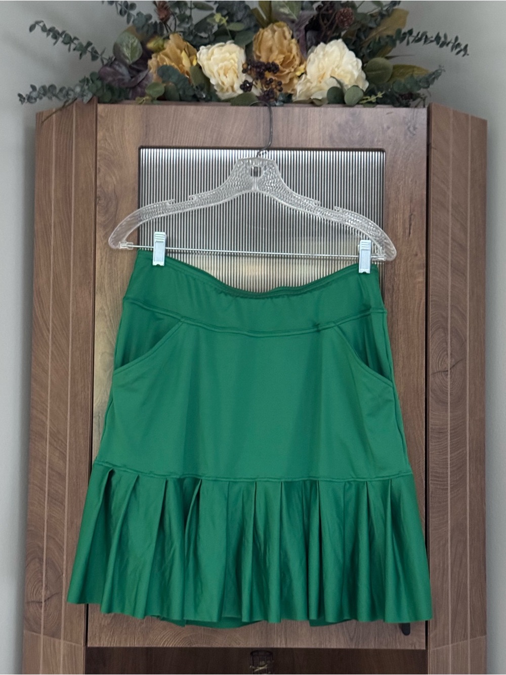 Women’s Green Ruffle Hem Skort with Pockets